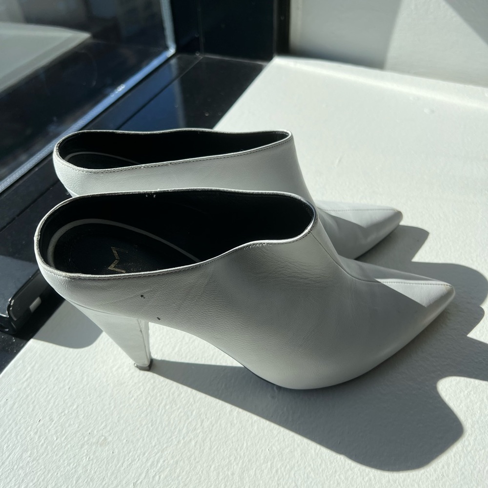 Marc Fisher white healed mules